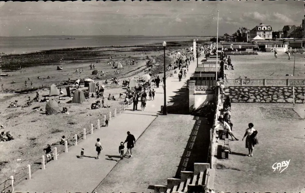 Luc-sur-Mer — Die Promenade de la Digue und der Strand — Éditions Gaby - Vorderseite