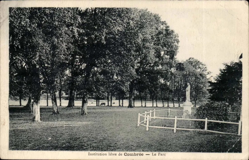 Freie Institution von Combrée — Der Park - Vorderseite