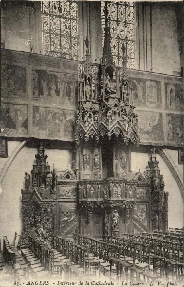 Angers - Interior da Catedral - A cadeira - L. V., fot. - Frente