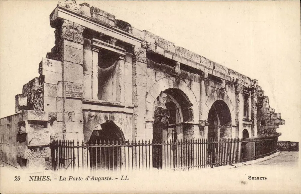 Nîmes - A Porta de Augusto — Selecta, n°29 - Frente