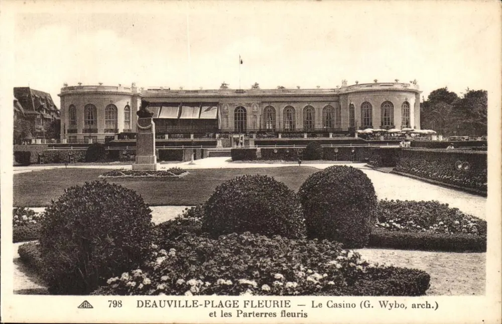 Deauville-Plage Fleurie — Das Casino (G. Wybo, arch.) und die Blumengärten - Vorderseite