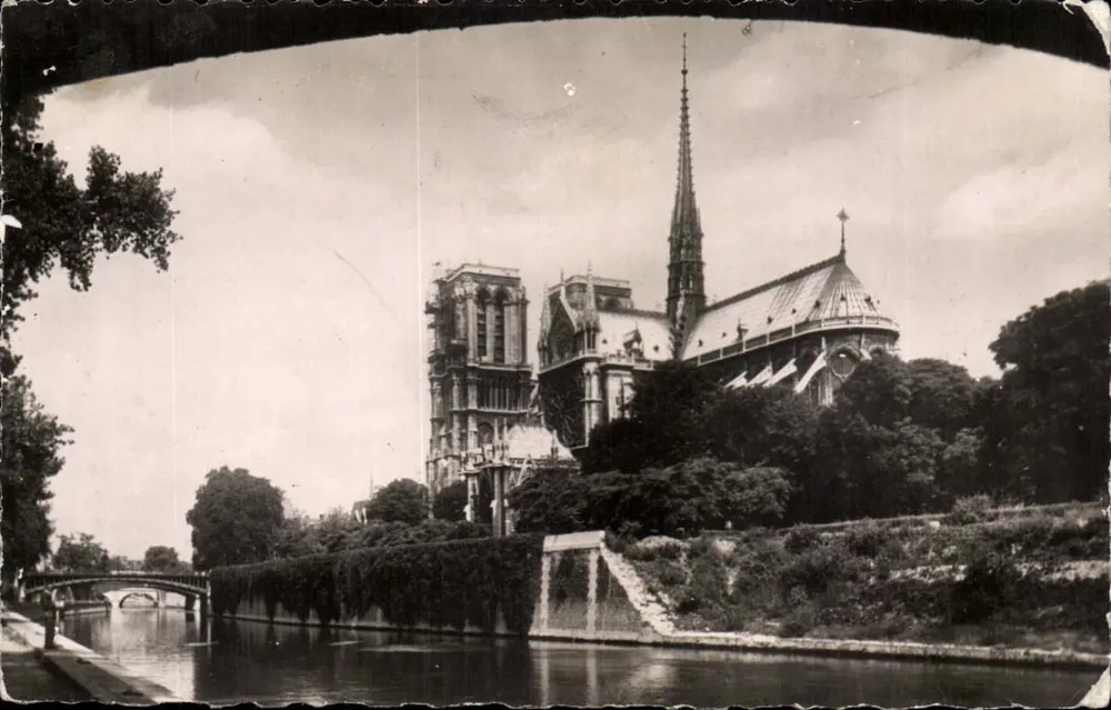 Notre-Dame de Paris — vista da Seine — Éditions du Globe, n°109 - Frente