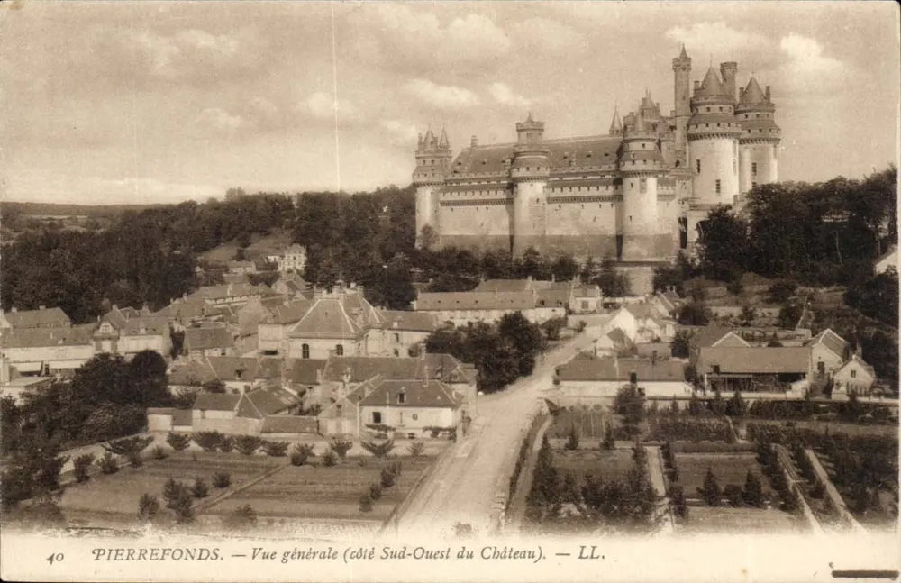 Pierrefonds — Allgemeiner Blick (Südwestseite des Schlosses) — LL - Vorderseite