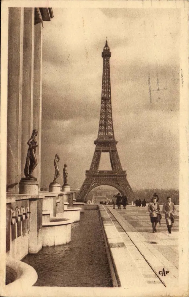 Paris — Die Eiffelturm und die Terrasse des Palais de Chaillot — C.A.P. Nr. 847 - Vorderseite