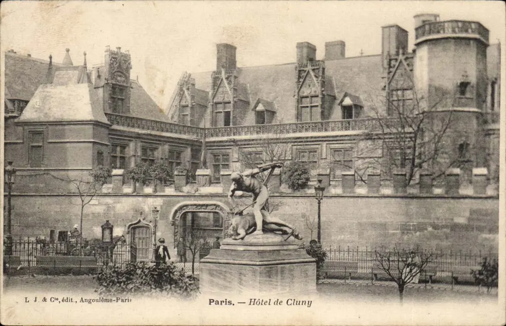 Paris — Hotel de Cluny — L. J. & Cie, editora, Angoulême-Paris - Frente