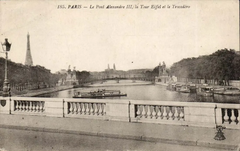Paris — Die Brücke Alexandre III, die Eiffelturm und das Trocadéro — Imp. Phot. 'L'Abellie', Asnières - Vorderseite