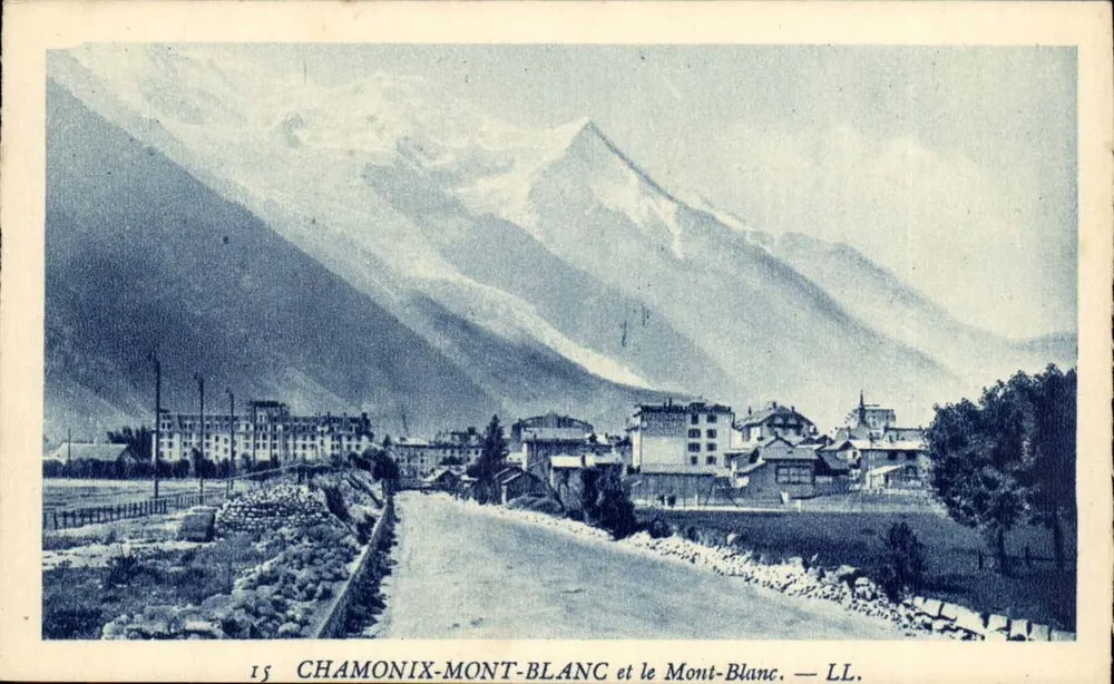 Chamonix-Mont-Blanc e o Monte Branco — LL. - Frente