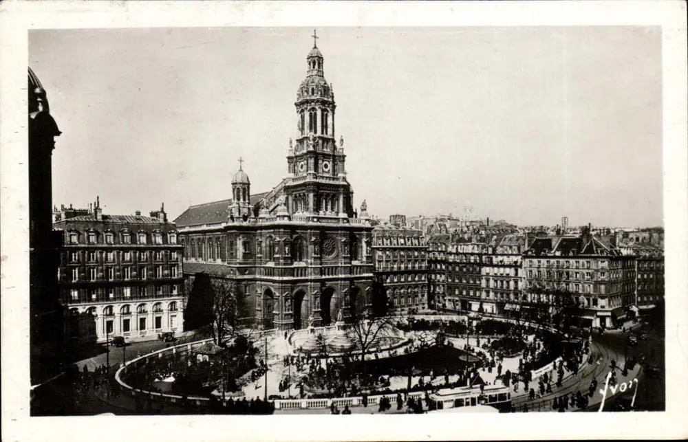 Paris — Praça e Igreja da Trindade — Edições de Arte 'YVO' Paris - Frente