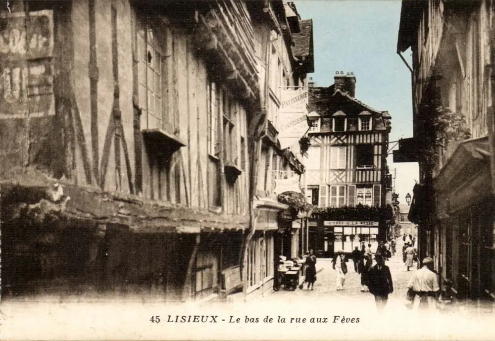 LISIEUX - O baixo da rue aux Fèves — J. Nozaïs, Nantes - Frente