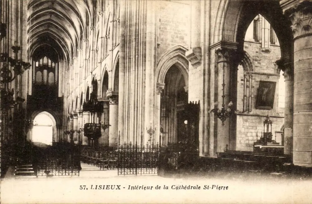 Lisieux — Innenansicht der Kathedrale St-Pierre — J. Nozaïs, Nantes - Vorderseite