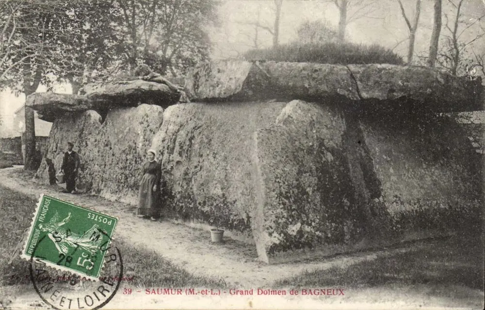 Grande Dolmene de Bagneux — Saumur (M.-et-L.) — Editora: SAUMUR (M.-et-L.) - Frente
