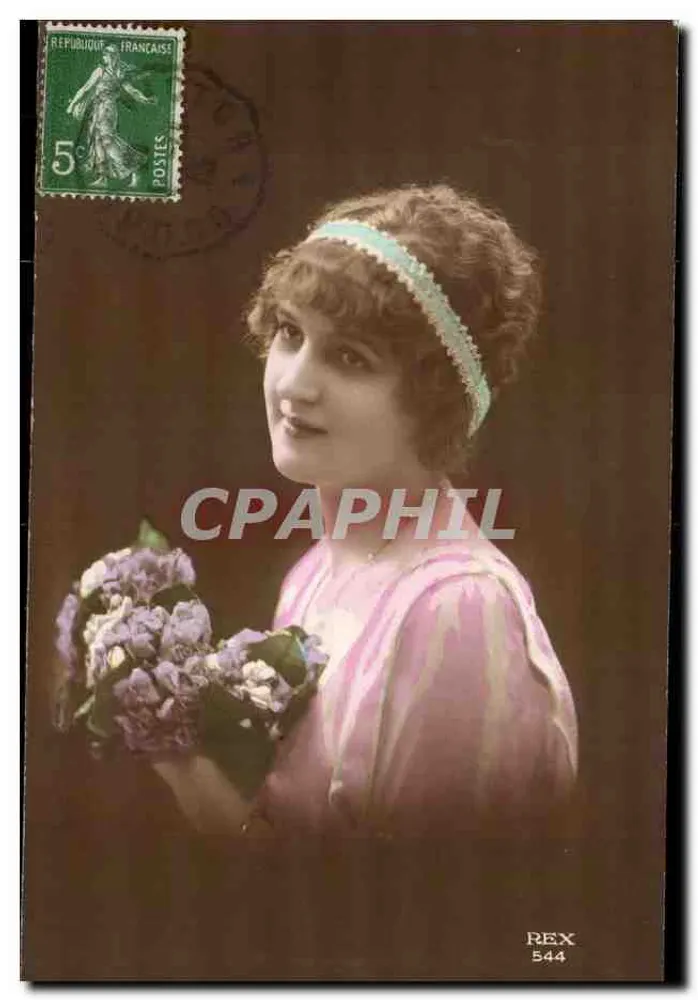 Junge Frau in einem rosa Kleid mit Blumenstrauß in der Hand — REX 544 — A. Christensen, Paris - Vorderseite
