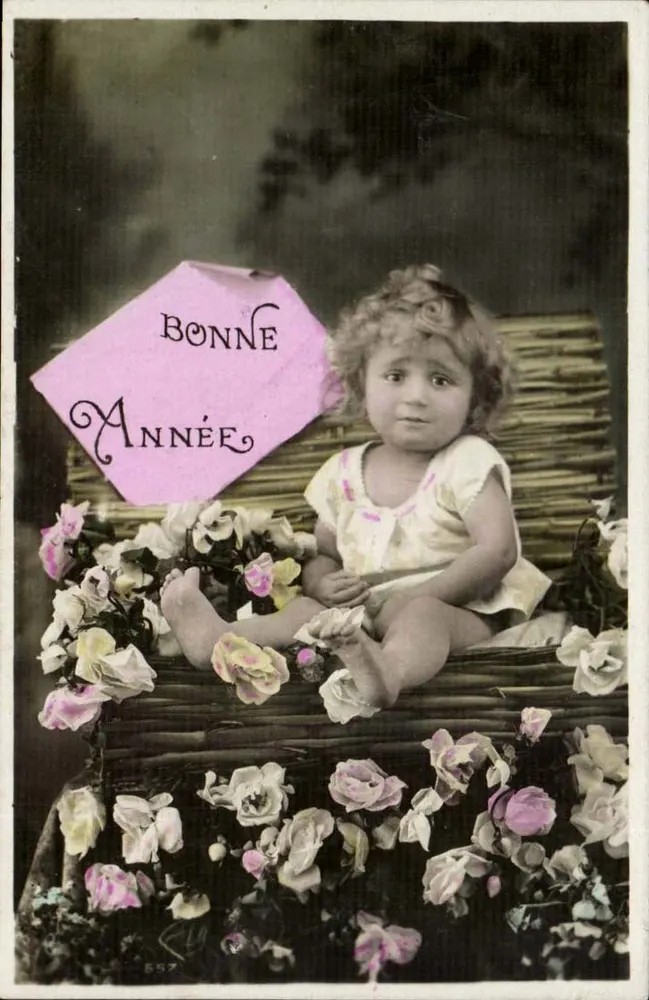 Baby, das zwischen Rosen sitzt — Frohe Neujahr — Verlag E57 - Vorderseite