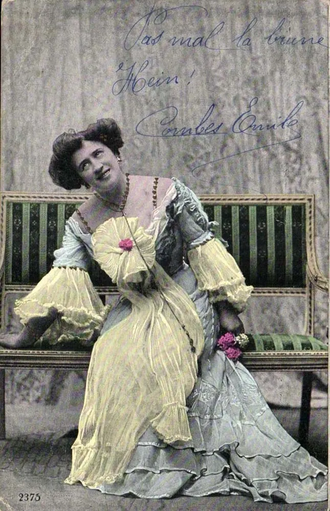 Frau in einem Rüschenkleid — Émile Cornbes — n° 2375 - Vorderseite