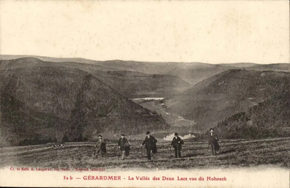 GÉRARDMER — Die Schlucht der beiden Seen vom Hohneck aus gesehen — Verlag A. Largeron, Bij. Seuv. - Vorderseite