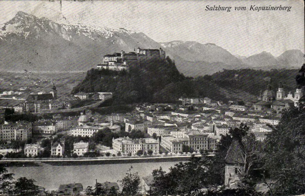 Salzburg vom Kapuzinerberg — Panoramablick mit dem Schloss auf dem Hügel — Verlag J. Hetzagger, Salzburg - Vorderseite