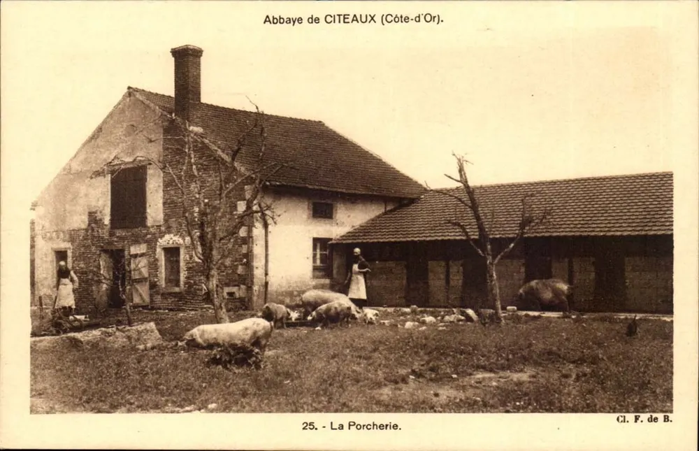 Abadia de CITEAUX (Côte-d'Or) — A Porcheria — Cl. F. de B. n°25 - Frente