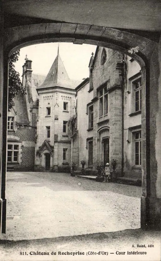 Castelo de Recheprise — Cour intérieure — A. Bolzé, édit. - Frente