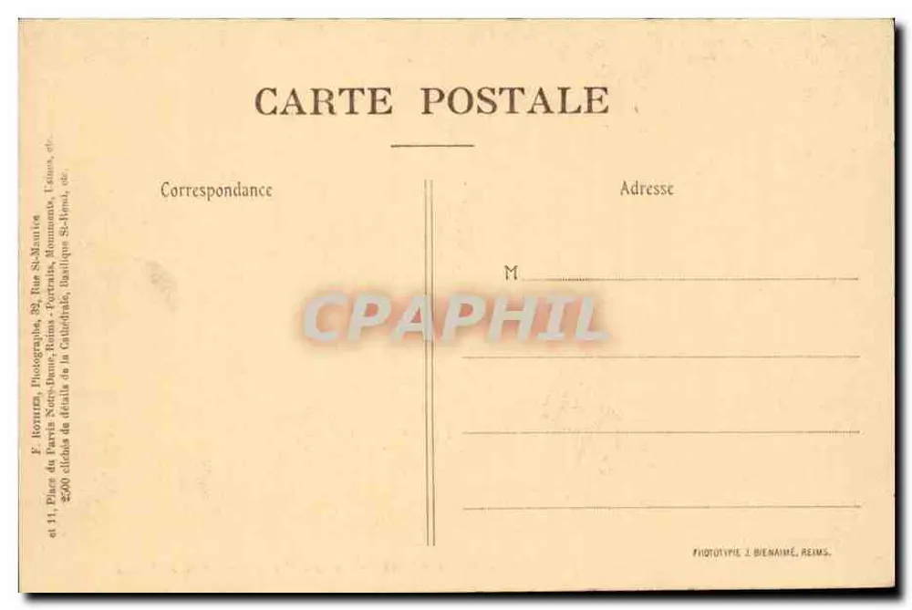 Reims - Die Kathedrale — Mittlerer Portalbereich — Gesims — Krönung der Jungfrau - Rückseite