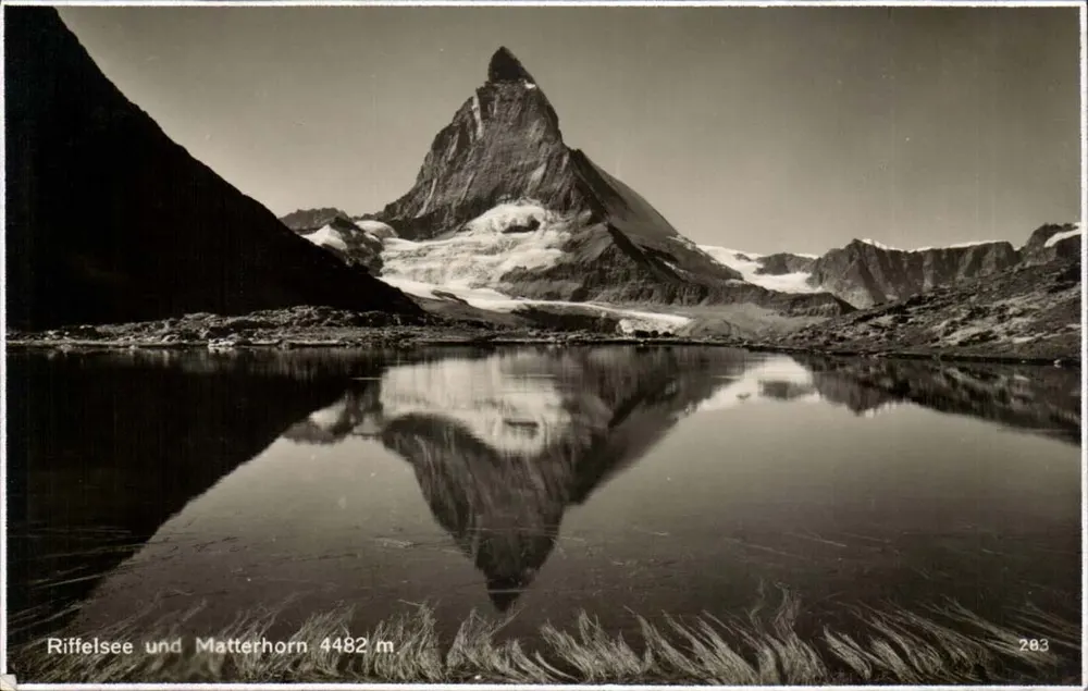 Riffelsee und Matterhorn 4482 m — Ansicht vom Gipfel und seinem Spiegelbild — Verlag Kunst-Anstalt Frobenius, Nr. 283 - Vorderseite