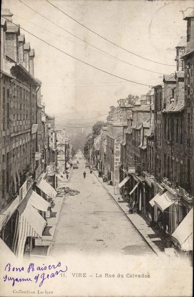 VIRE — A Rue du Calvados — Bons Plaisirs & Jean, n°11 - Frente