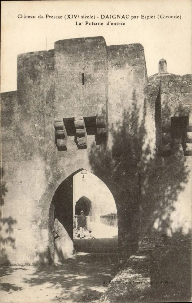 Schloss Pressac — Eingangstor — A. DANTIO, Verlag Cannes-Régénier, Blaye - Vorderseite