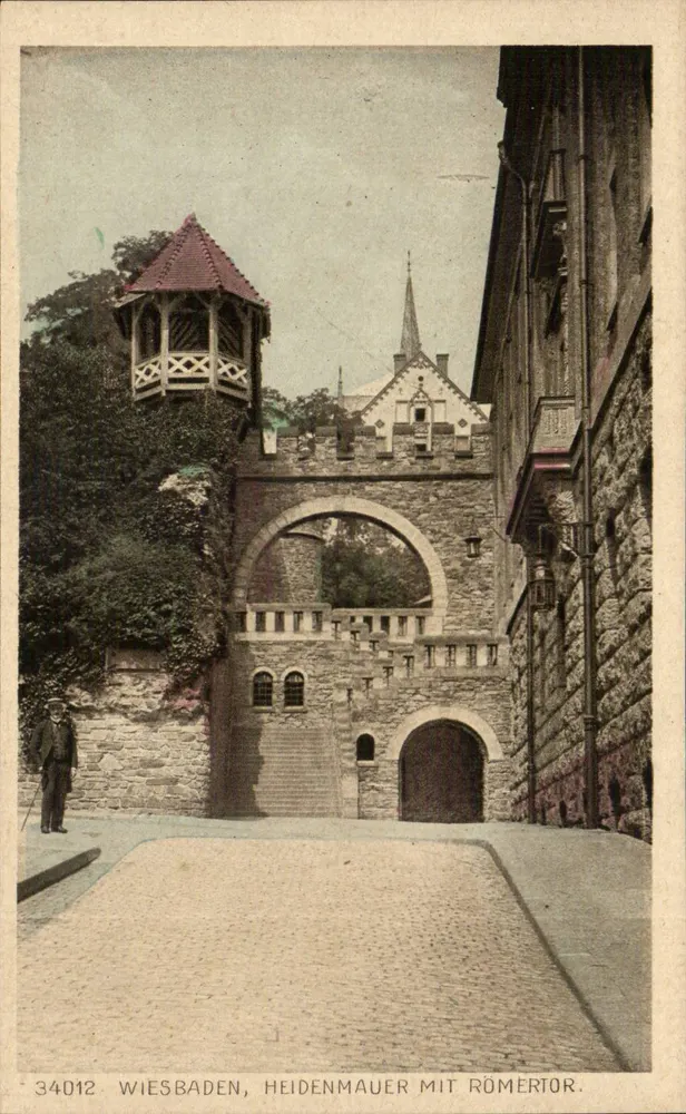 Wiesbaden, Heidenmauer mit Römer Tor — editor Bremer & Co. n° 34012 - Frente