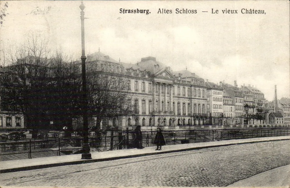 Straßburg. Altes Schloss — Das alte Schloss - Vorderseite