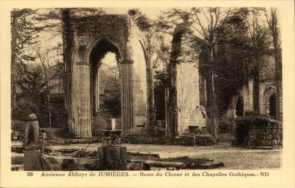 Alte Abtei von Jumièges — Rest des Chors und gotischer Kapellen — ND - Vorderseite