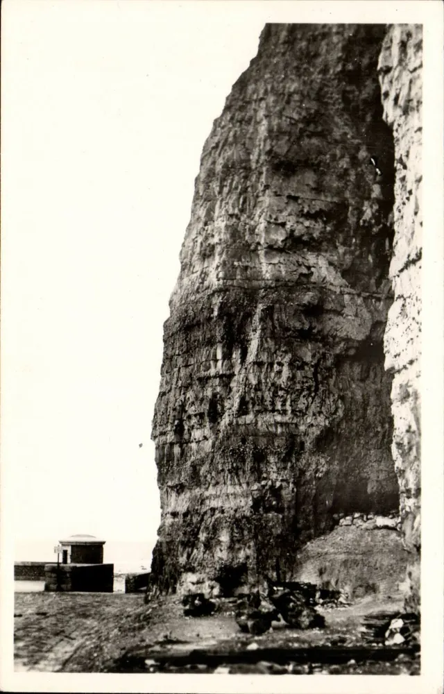 Falaise do Pollet — Dieppe (S.-I.) — C. REANT, Editora, 15, rue de l'Aqueduc, Paris (X*) - Frente