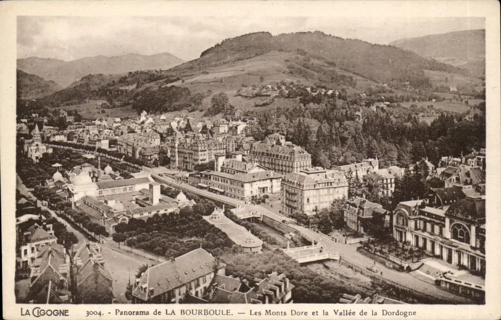 La Bourboule — Panorama — Die Monts Dore und das Tal der Dordogne — Verlag La Cigogne, n° 3004 - Vorderseite