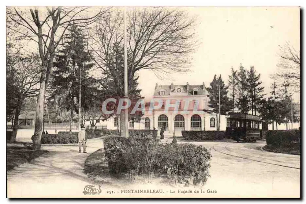 Fontainebleau — Gevel van de Station — 251 - Voorkant