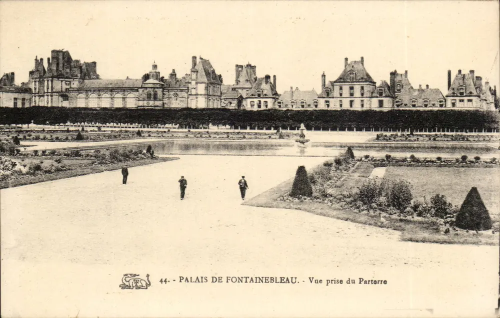 Palast von Fontainebleau — Ansicht vom Erdgeschoss — n°44 - Vorderseite