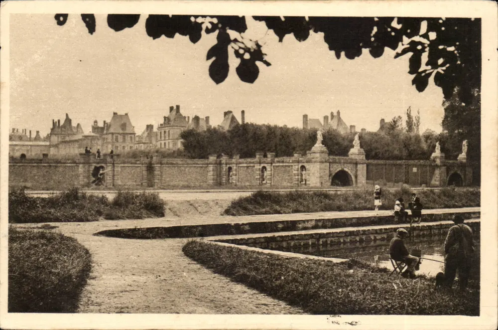 Schloss Fontainebleau — Ansicht vom Erdgeschoss — La Douce France, n°45 - Vorderseite