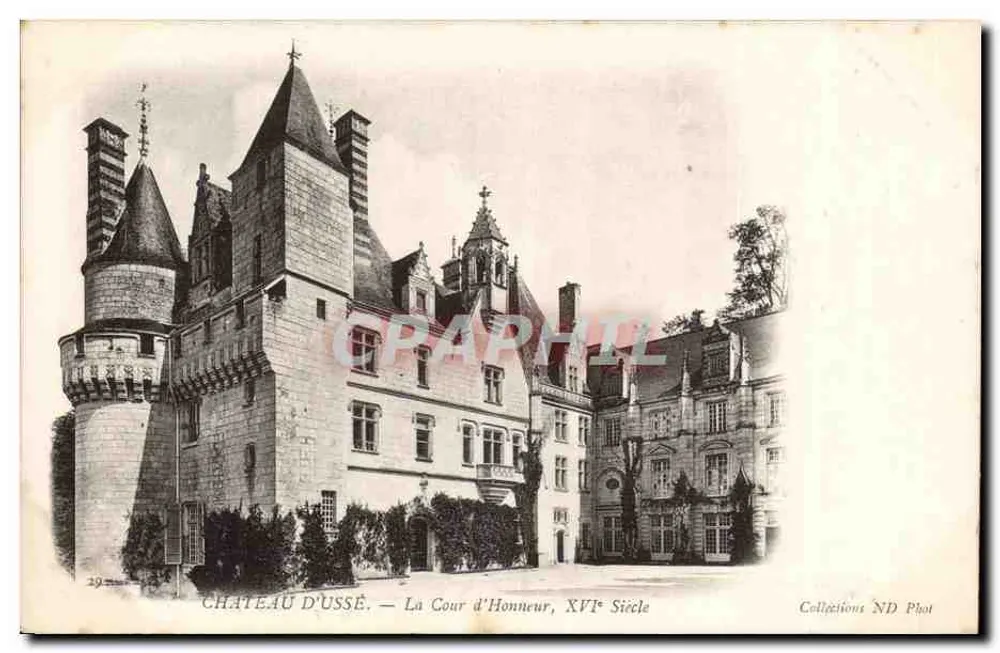 Castelo de Usse — A Cour d'Honneur, Século XVI — Collégien ND Phot - Frente