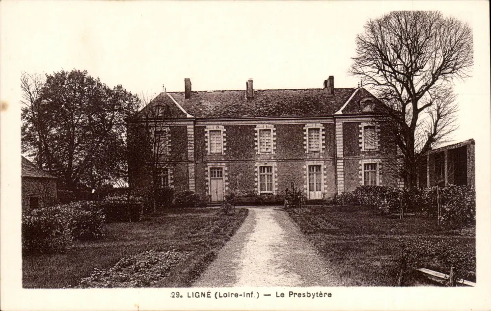 Ligné (Loire-Inf.) — O Presbitério - Frente