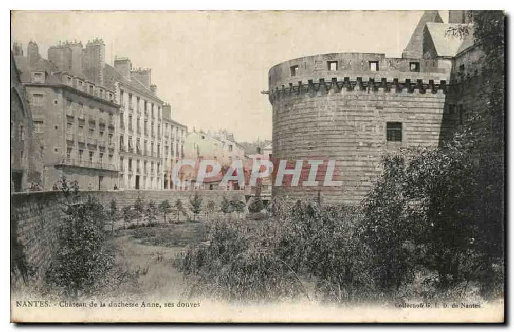 NANTES - Schloss der Herzogin Anne, ihre Gräben - Vorderseite