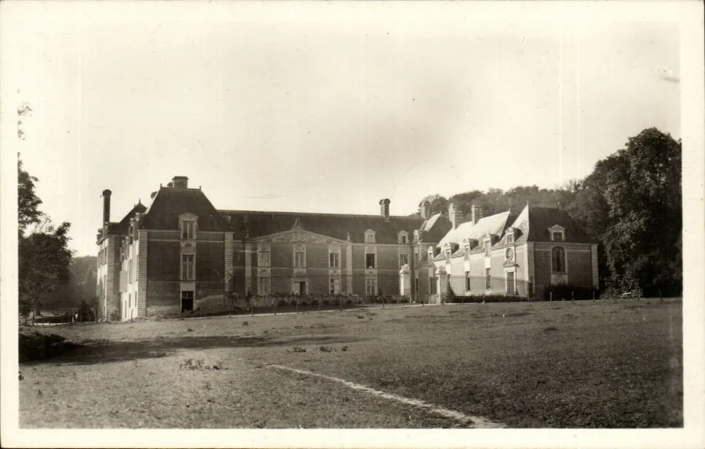 Krankenhaus Seilleraye — Gesamtblick von der Nordseite — J. NOZAI'S, Verlag, 18, avenue du Coteau - Nantes - Vorderseite