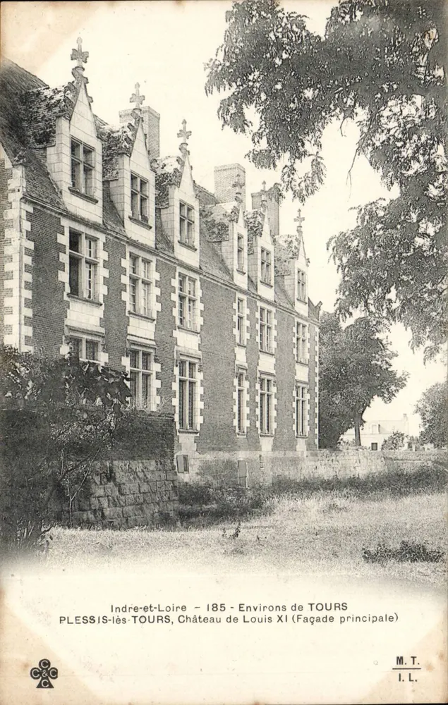 Plessis-lès-Tours - Schloss Louis XI (Hauptfassade) — Umgebung von Tours — M.T. I.L. - Vorderseite