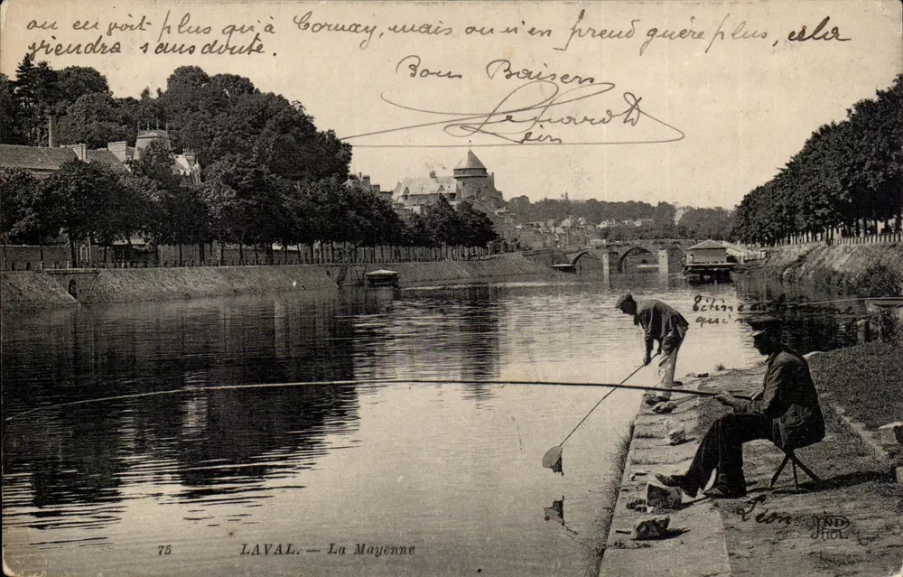 A Mayenne em La Vallée — pescadores à beira d'água — editor J. HOC, n°75 - Frente