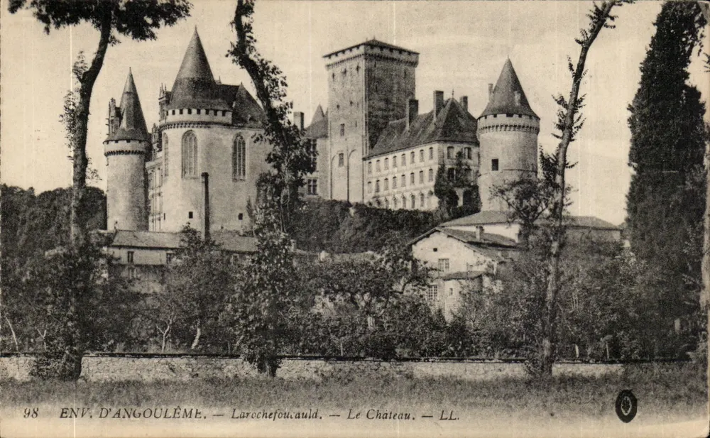 Larcchefouault — O Castelo — LL. — ENV. D'ANGOULÊME — N° 98 - Frente