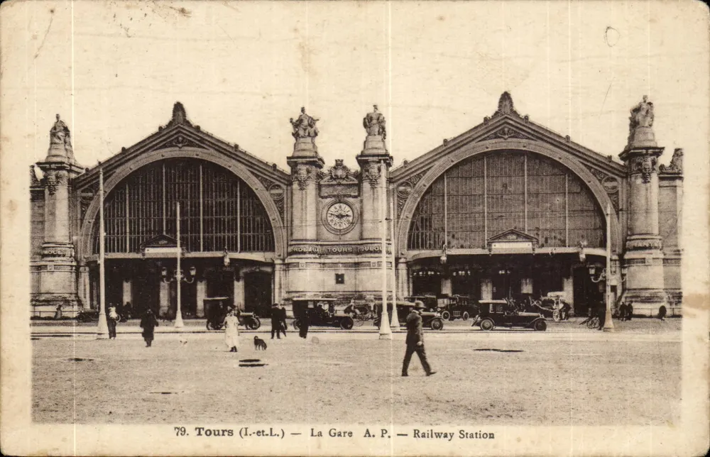 Tours (I.-et-L.) — A Estação A.P. — Estação Ferroviária - Frente