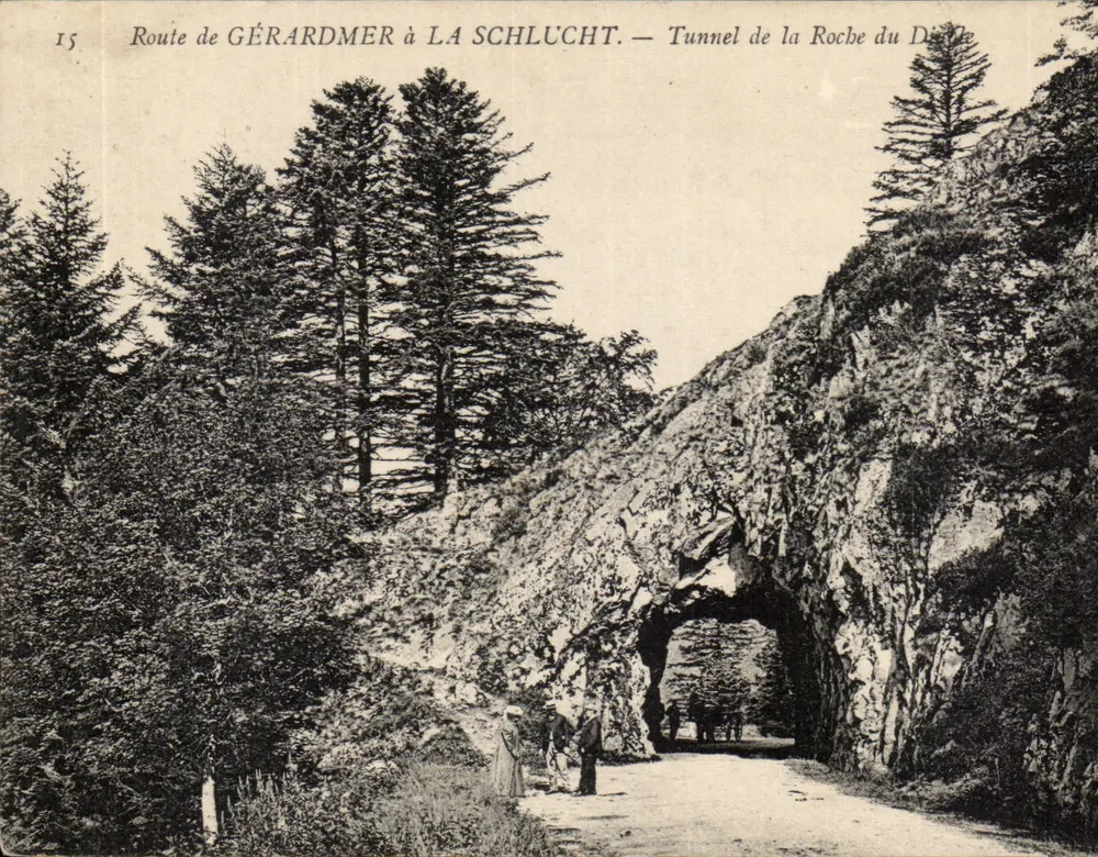 Route von GÉRARDMER nach LA SCHLUCHT — Tunnel der Roche du Diable - Vorderseite