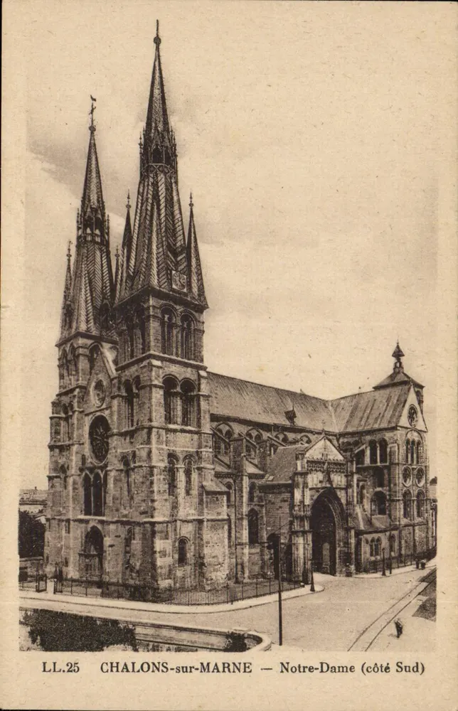Chalons-sur-Marne — Notre-Dame (lado Sul) — LL.25 - Frente