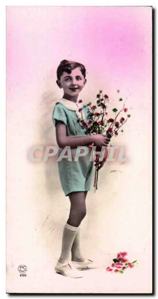 Criança segurando um buquê de flores — PC 289 — PC Paris - Frente
