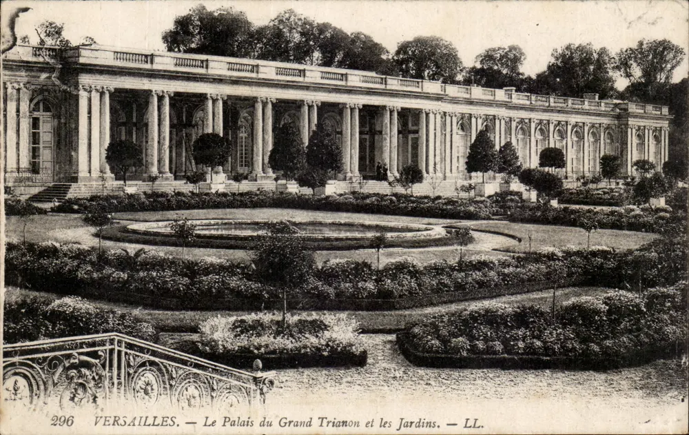 Versailles — Das Schloss des Grand Trianon und die Gärten — LL. — n° 296 - Vorderseite