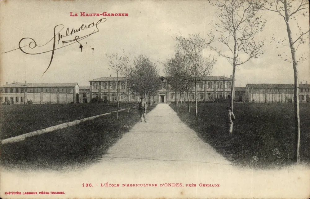 De Landbouwschool van Ondes, bij Grenade — Haute-Garonne — Fototipie Lasbuche, Toulouse, n°136 - Voorkant