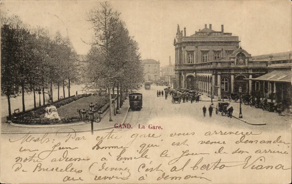 Gand. La Gare — vue de la gare avec tramway et voitures — éditeur non visible - Recto