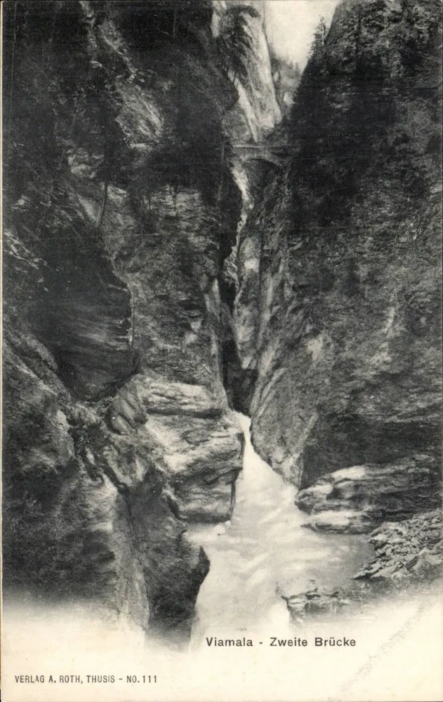 Viamala - Zweite Brücke — vista do cânion com cascata — VERLAG A. ROTH, THUSIS - NO. 111 - Frente