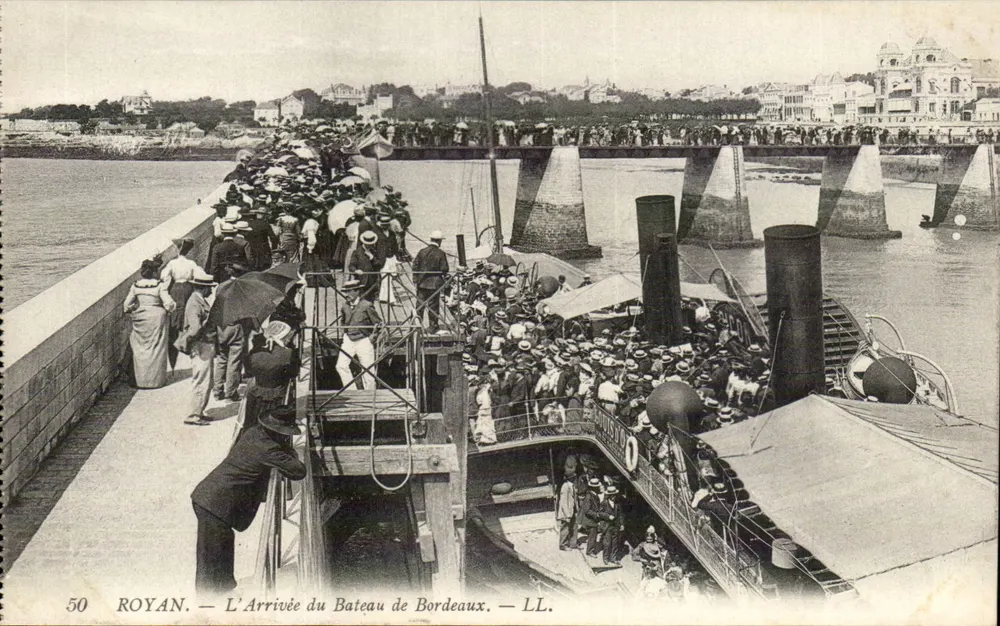 Royan — A Chegada do Navio de Bordeaux — LL. — n°50 - Frente